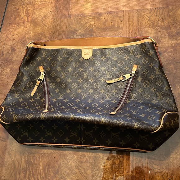LV PURSE EXCEPTIONAL CONDITION - Picture 2 of 15